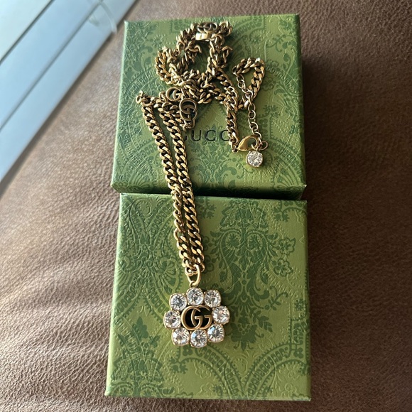 Double GG necklace and earring set - Picture 5 of 7